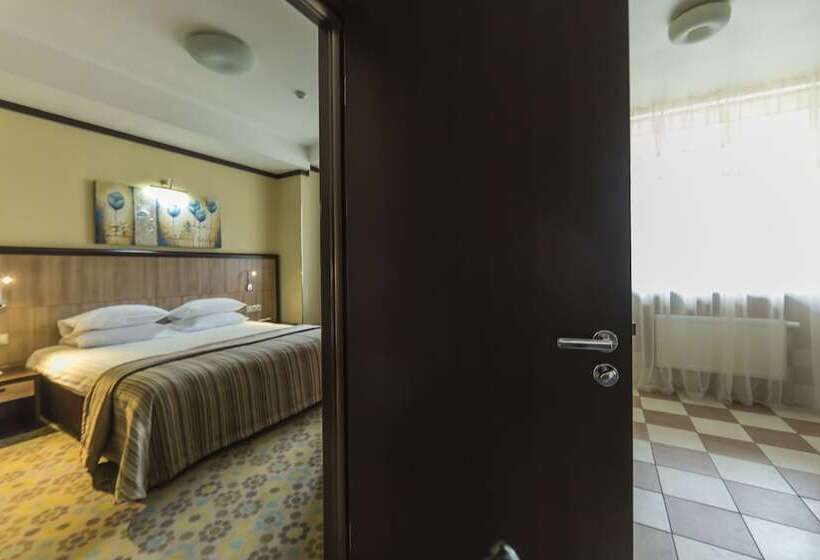 سوییت, Park Hotel Golosievo