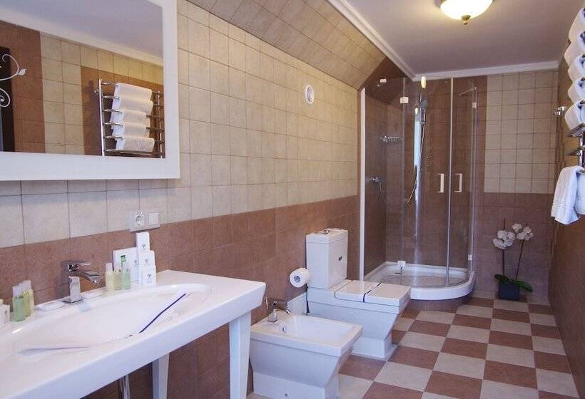 سوئیت پرزیدنت, Park Hotel Golosievo