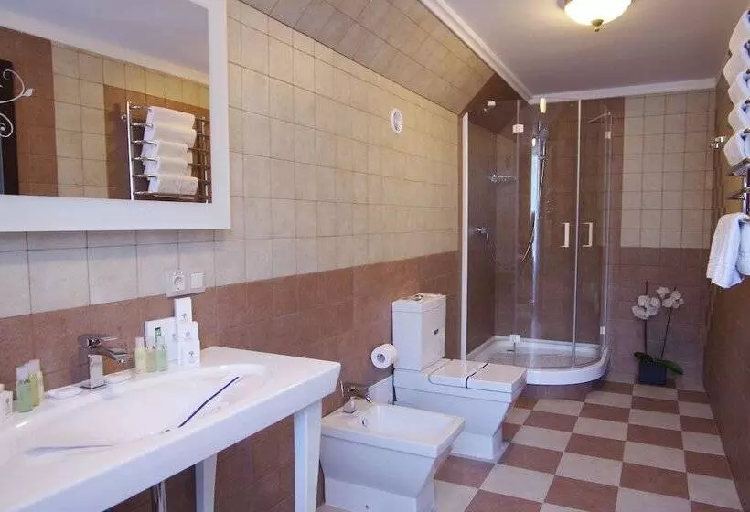 سوئیت پرزیدنت, Park Hotel Golosievo