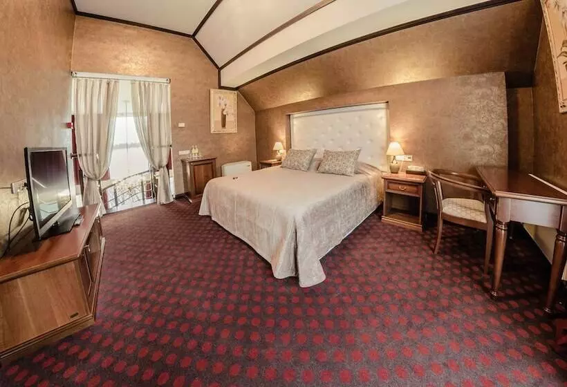 سوئیت پرزیدنت, Park Hotel Golosievo