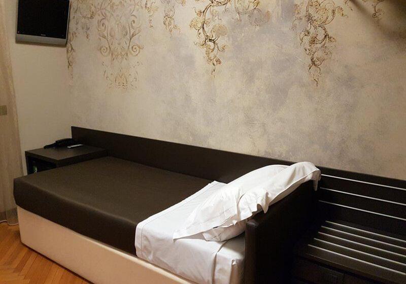 标准单人间, Park Hotel Meublé