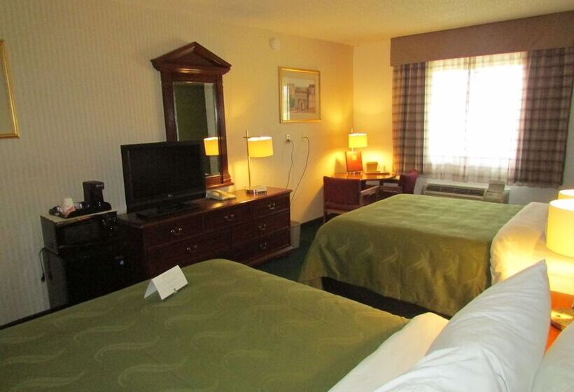 2ダブルベッドのスタンダードルーム, Quality Inn Evanston Near Wyoming Downs