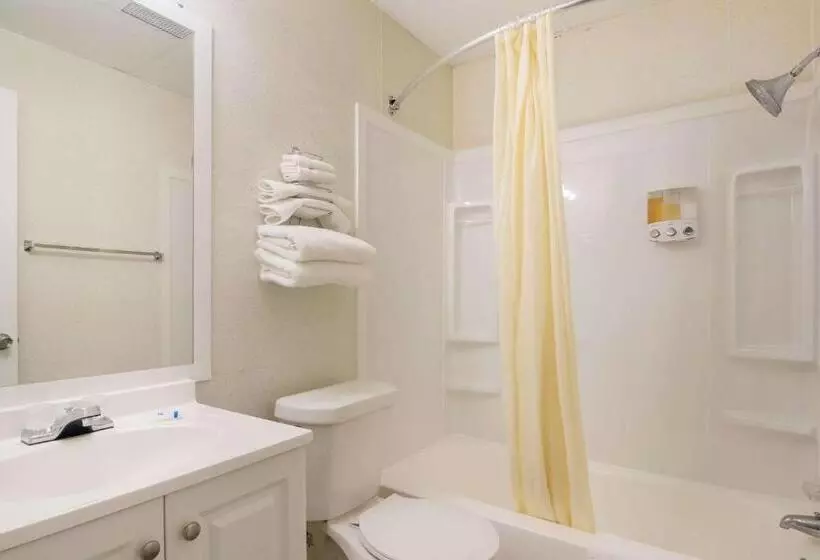 ２ダブルベッドのスタンダードルーム, Rodeway Inn & Suites Sidney Historic Downtown I80