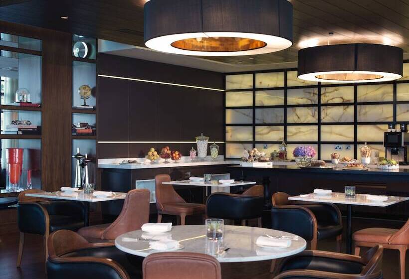 キングサイズベッドのクラブルーム, Rosewood  Abu Dhabi