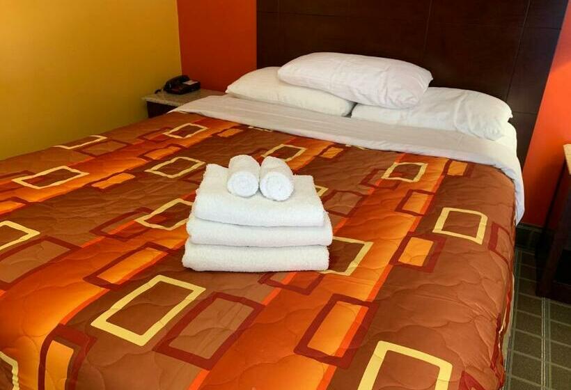 带2个双人床的标准工作室, Scottish Inns Wrightstown