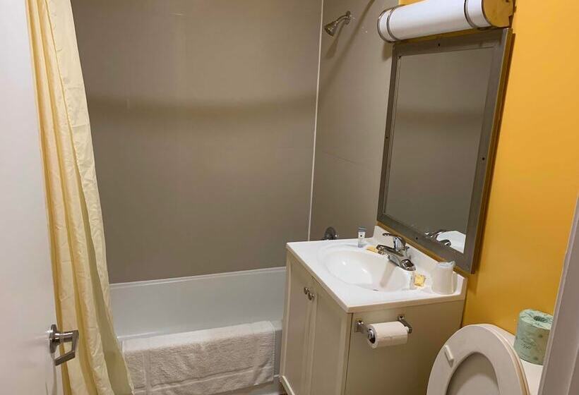 带2个双人床的标准工作室, Scottish Inns Wrightstown