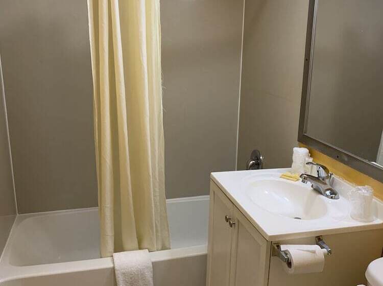 带2个双人床的标准工作室, Scottish Inns Wrightstown