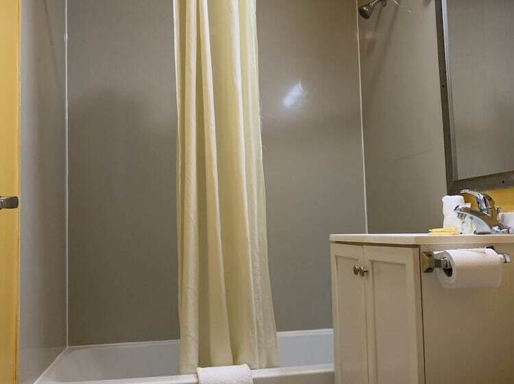 带2个双人床的标准工作室, Scottish Inns Wrightstown