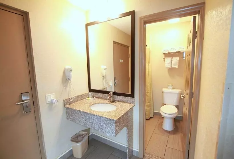 ２ダブルベッドのスタンダードルーム, Travel Inn & Suites Flemington