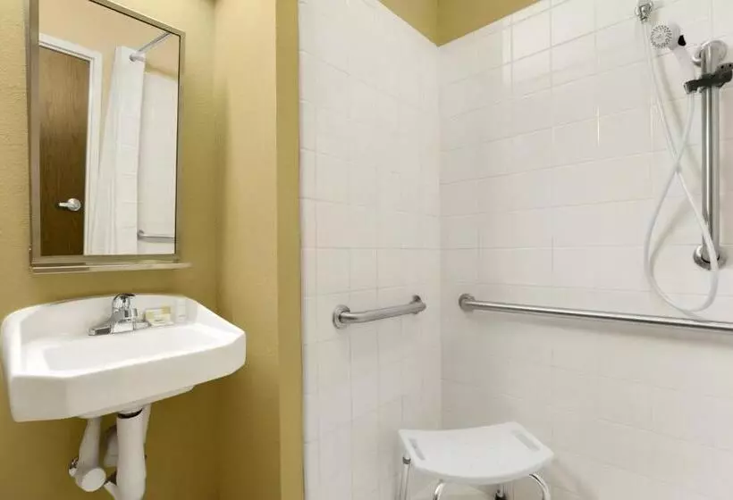 身障者適用スタンダードルーム, Microtel Inn & Suites By Wyndham