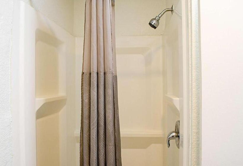 חדר סטנדרט לארבעה, Motel 6modesto, Ca  Downtown