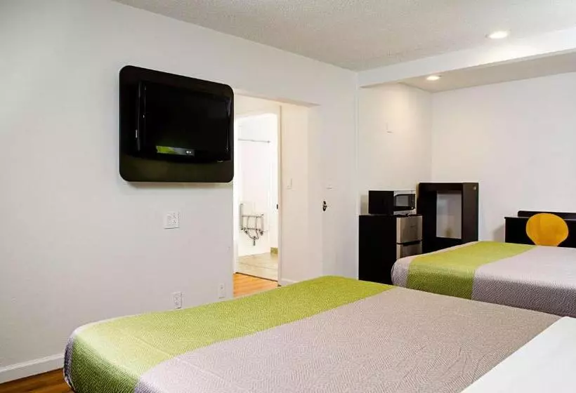 身障者適用スタンダードルーム, Motel 6modesto, Ca  Downtown