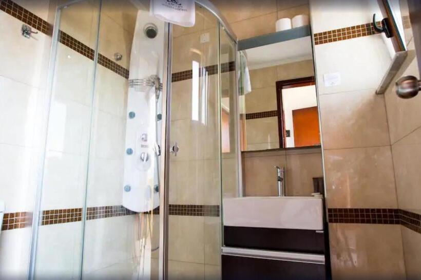 غرفة عائلية مطلّة علي البحر, Almyrida Village & Waterpark