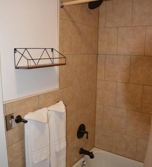 חדר סטנדרט שתי מיטות זוגיות, The Village Motel