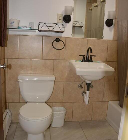 חדר סטנדרט, The Village Motel