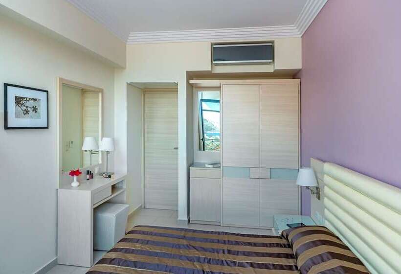 Полулюкс, Ai Yannis Suites And Apartments