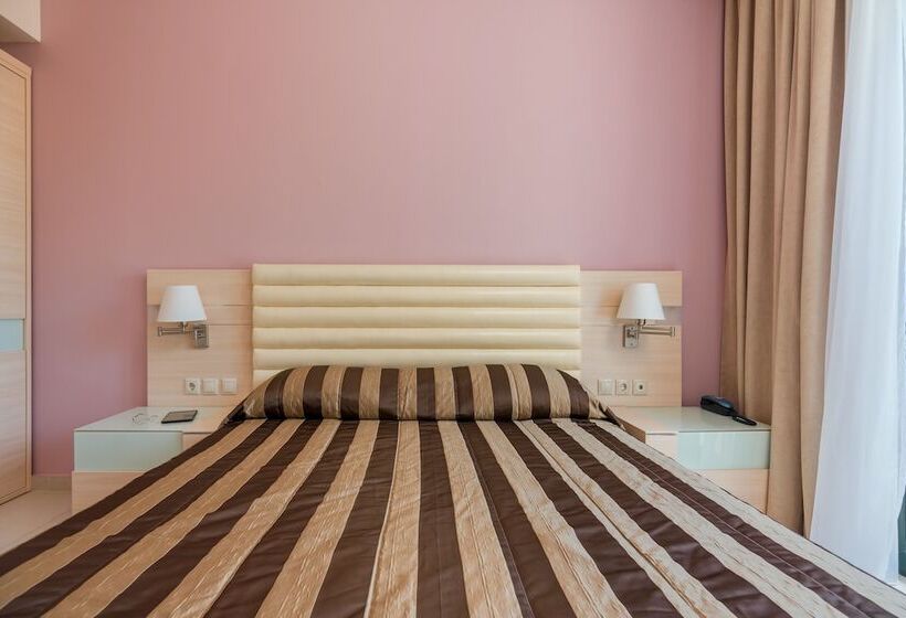 جناح جونيور, Ai Yannis Suites And Apartments