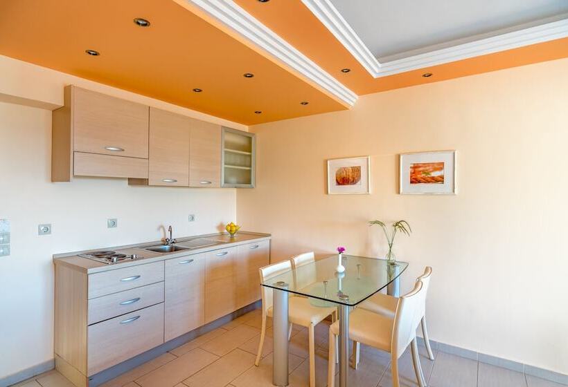 جناح عائلي, Ai Yannis Suites And Apartments