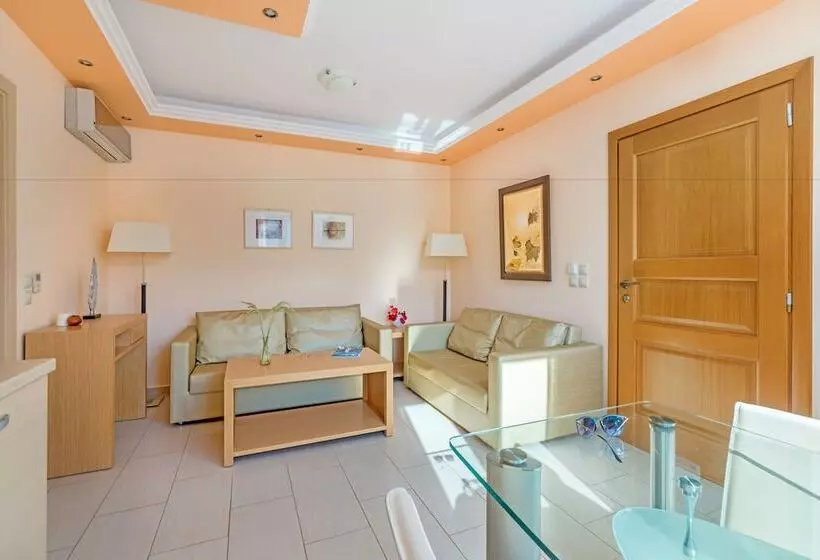 スーペリアースイート, Ai Yannis Suites And Apartments