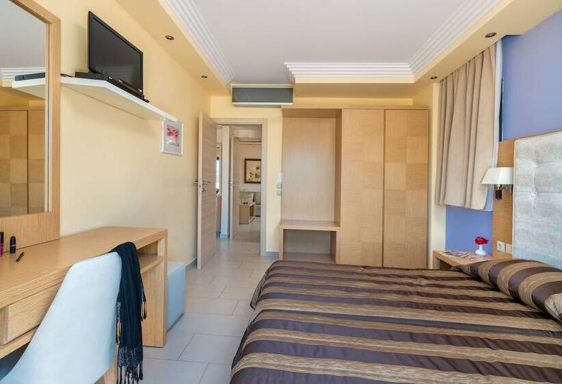 جناح سوبيريور, Ai Yannis Suites And Apartments