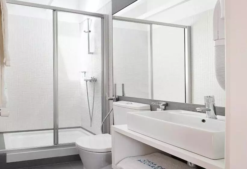 Economy Triple Room, Casa Das Aguarelas