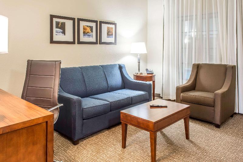 جناح, Comfort Suites Near Potomac Mills