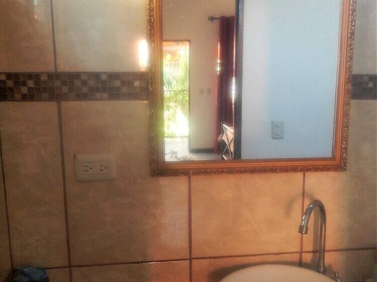 اتاق خانوادگی, Conchal