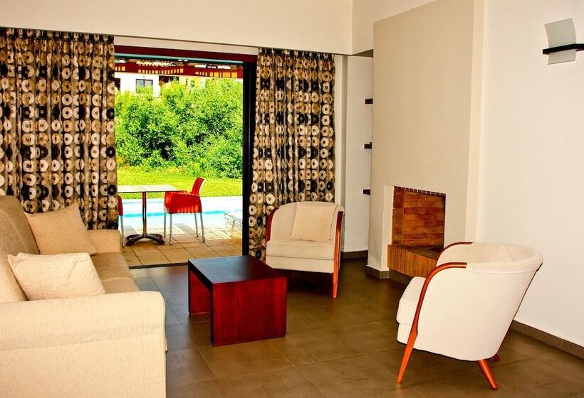 סוויטה עם בריכה, Kymi Palace