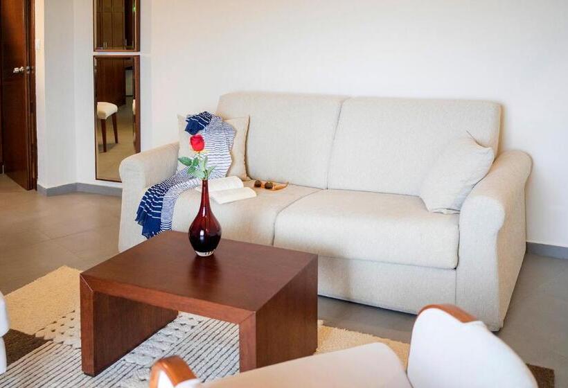 סוויטת ג'וניור נוף לים, Kymi Palace