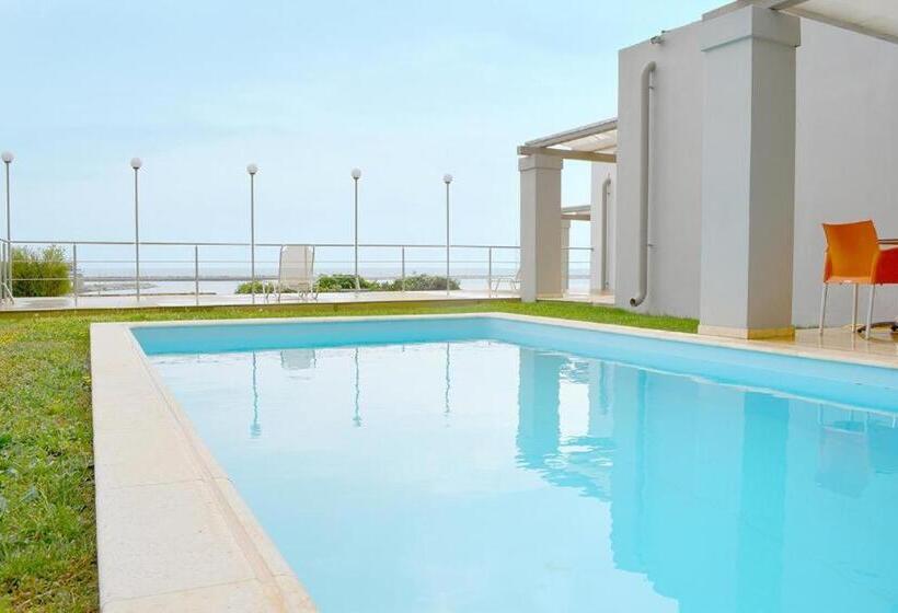 סוויטה עם בריכה, Kymi Palace