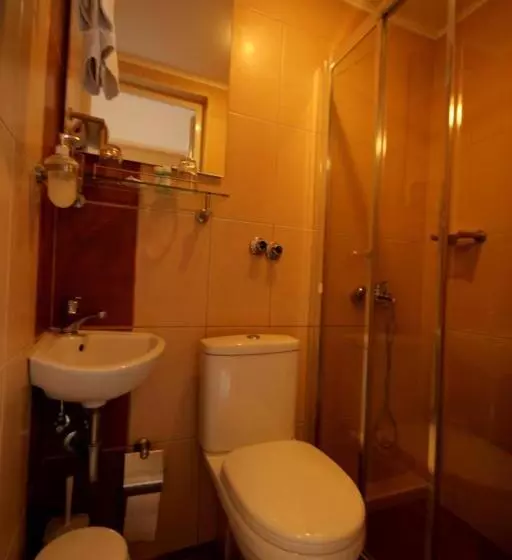 Economy Room