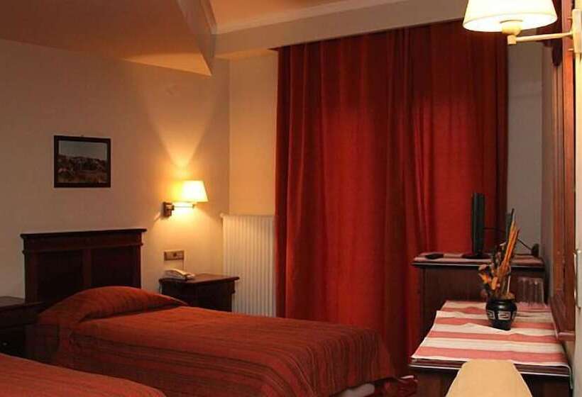 Standard Room, Mythos