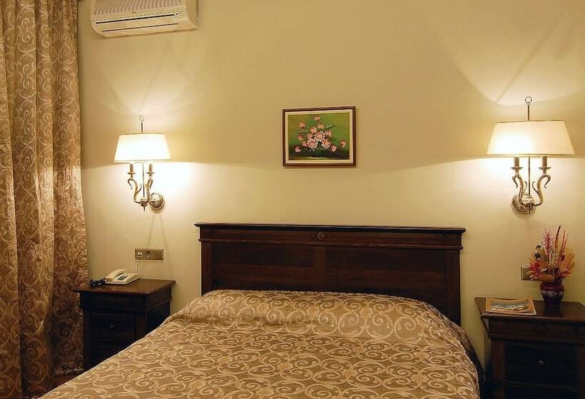 Superior Suite, Mythos