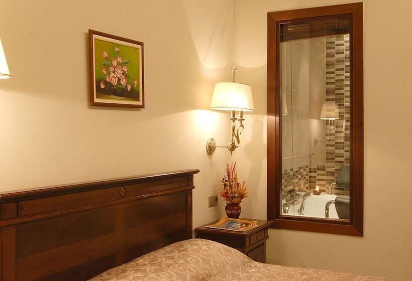 Superior Suite, Mythos