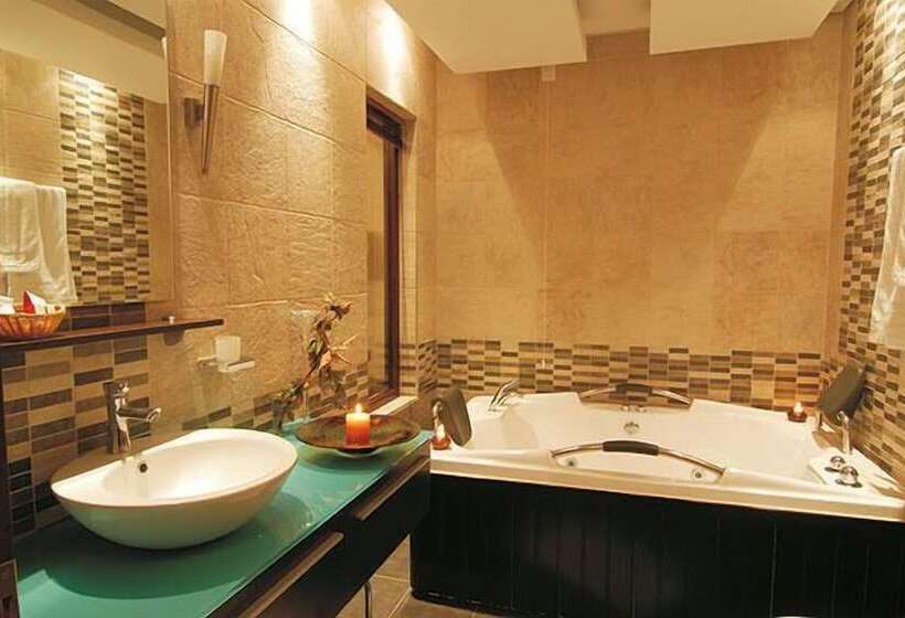 Junior Suite, Mythos