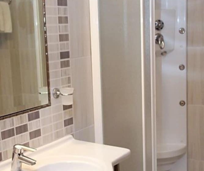 Standard Triple Room, Mythos