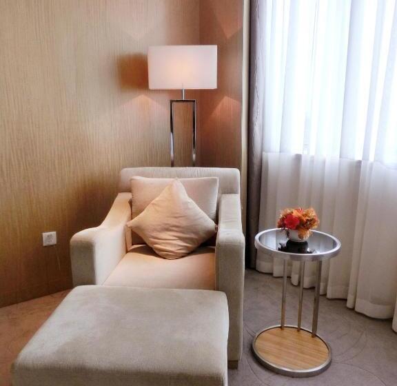 Номер бизнес-класса, Pearl River International Hotel Canton Fair Provide Free Shuttle Bus