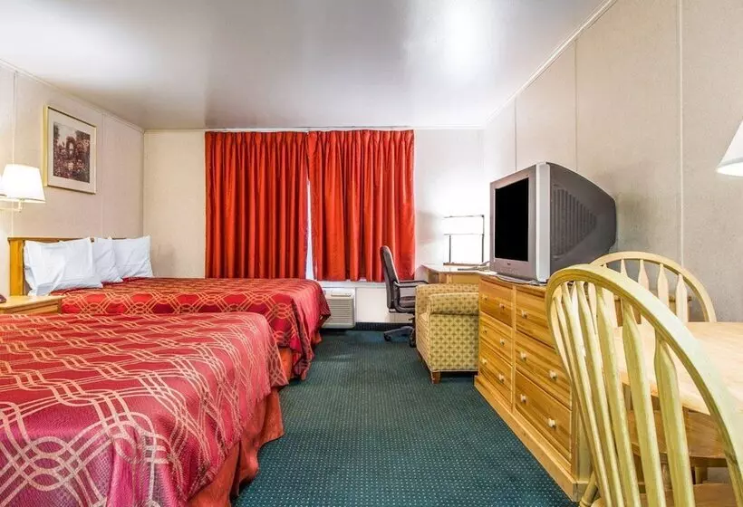 سوییت, Rodeway Inn & Suites Brunswick Near Hwy 1