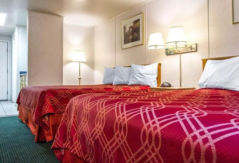 سوییت, Rodeway Inn & Suites Brunswick Near Hwy 1