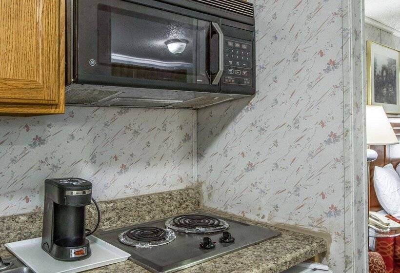 ２ダブルベッドのスタンダードルーム, Rodeway Inn & Suites Brunswick Near Hwy 1