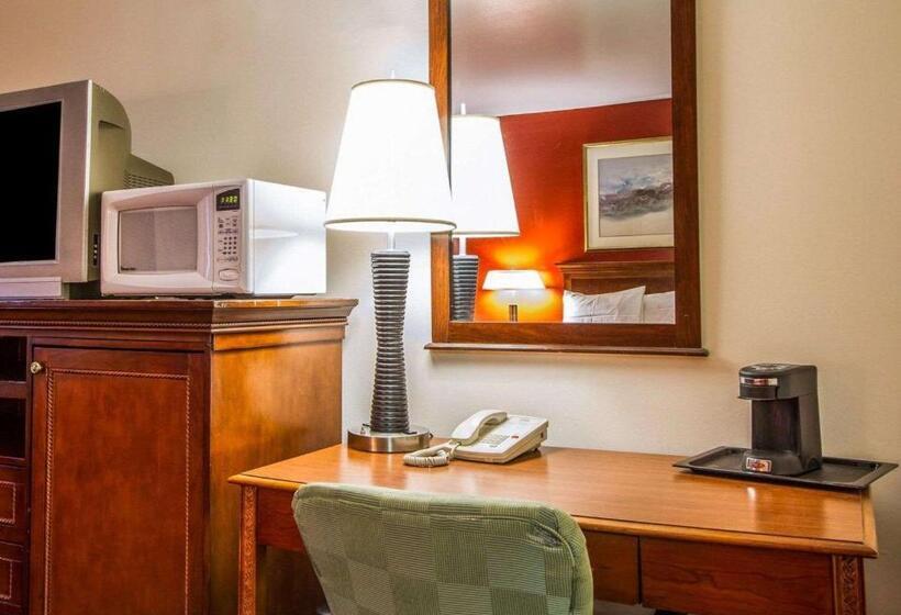 キングサイズベッドのスタンダードルーム, Rodeway Inn & Suites Brunswick Near Hwy 1