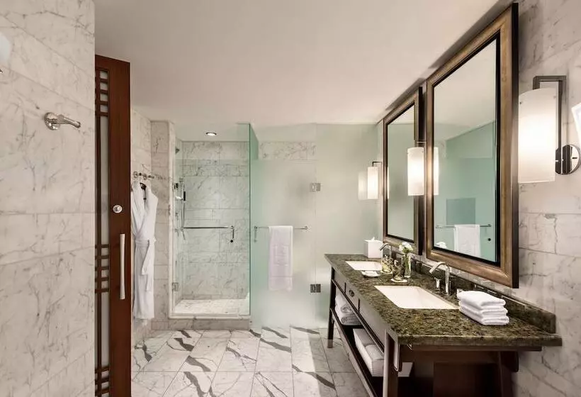 اتاق اجرایی, Shangrila Toronto
