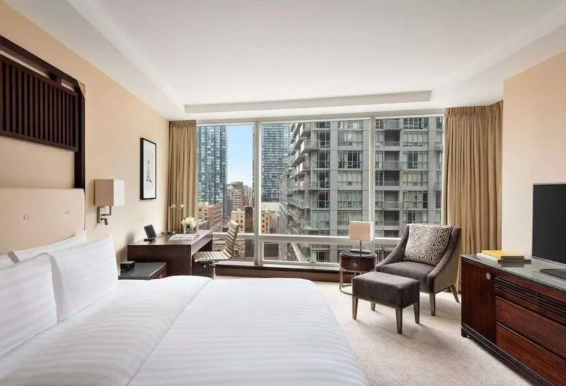 اتاق اجرایی, Shangrila Toronto
