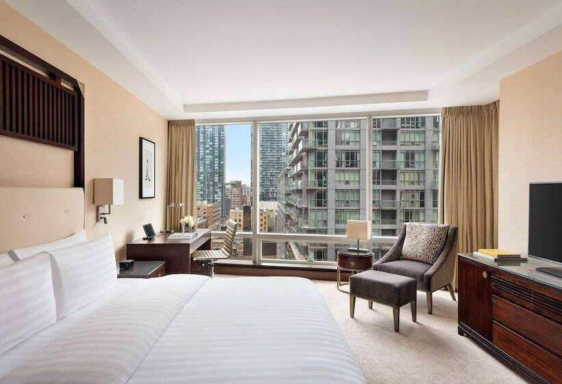 חדר פרמיום, Shangrila Toronto