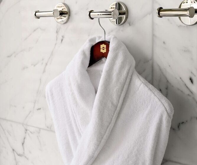 חדר פרמיום, Shangrila Toronto