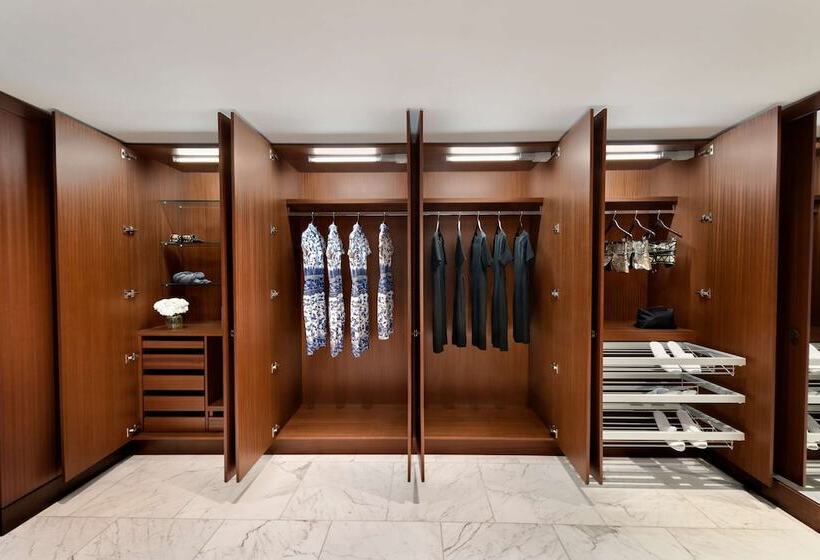 חדר אקזקיוטיב, Shangrila Toronto