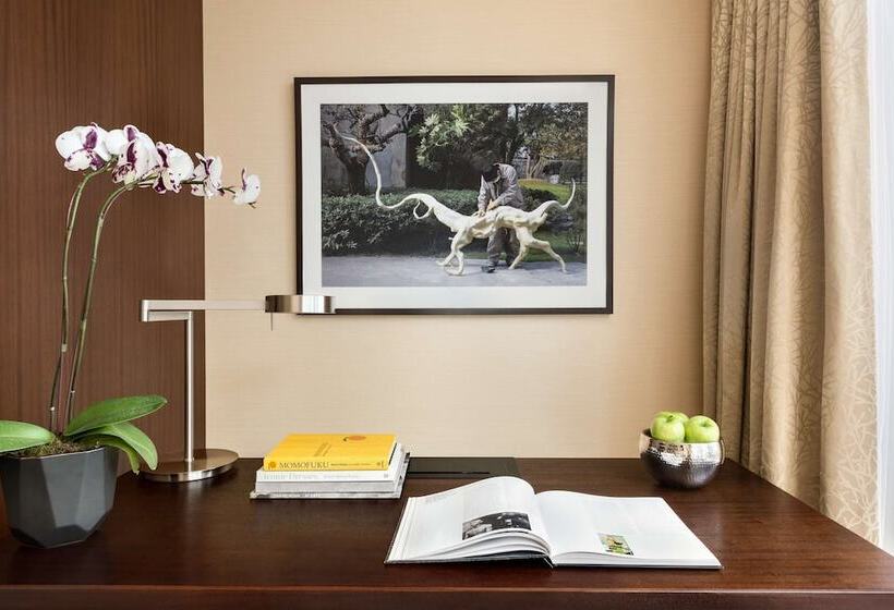 סוויטה, Shangrila Toronto