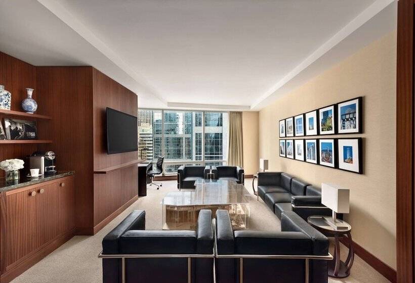 סוויטה, Shangrila Toronto