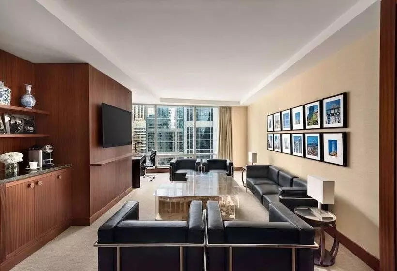 سوییت, Shangrila Toronto