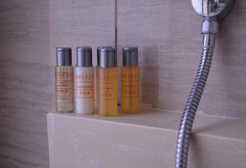 Люкс, The Qube Hotel Shanghai Xinqiao